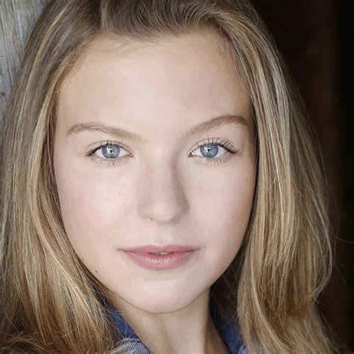 Aislinn DeButch Net Worth