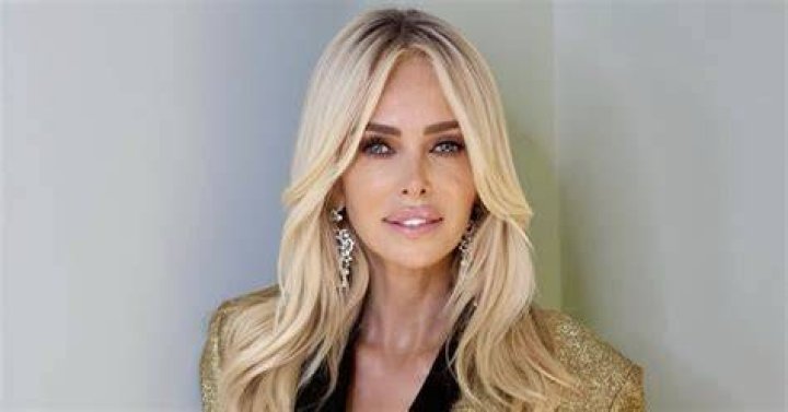 Amanda Cronin Net Worth