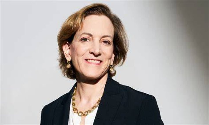Anne Applebaum Net Worth