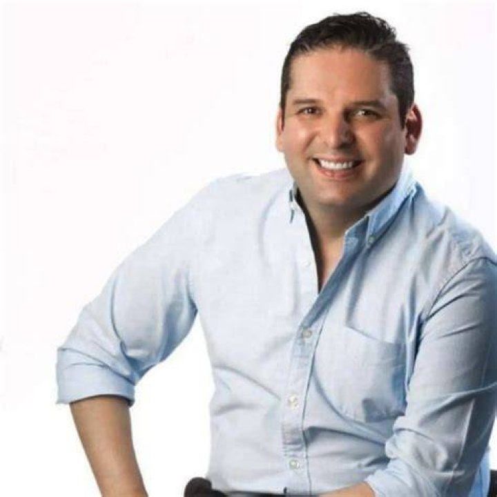 Arturo Benavides Net Worth