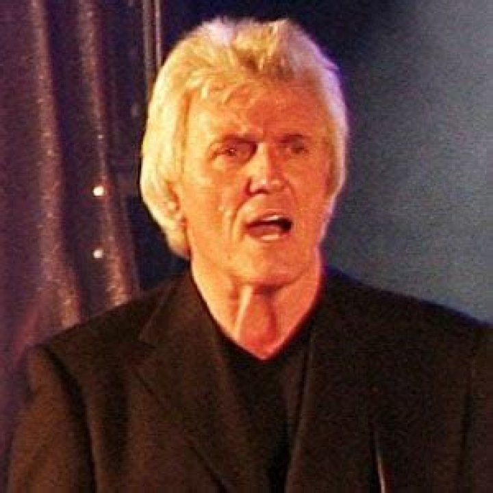 Bruce Welch Net Worth