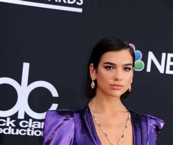 Dua Lipa’s Height, Weight, Dating History, Body Measurements, Net Worth & More Dua Lipa’s Height, Weight, Dating History, Body Measurements, Net Worth & More