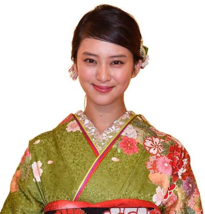 Emi Takei Net Worth