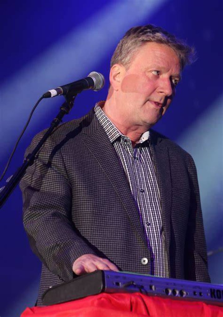 Glenn Tilbrook Net Worth