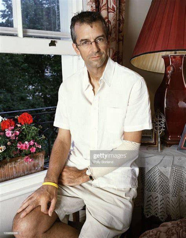 Harry Thompson (2000)