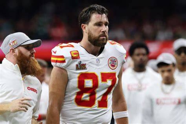 Himself - Kansas City Chiefs Tight End / Himself - Philadelphia Eagles Tight End