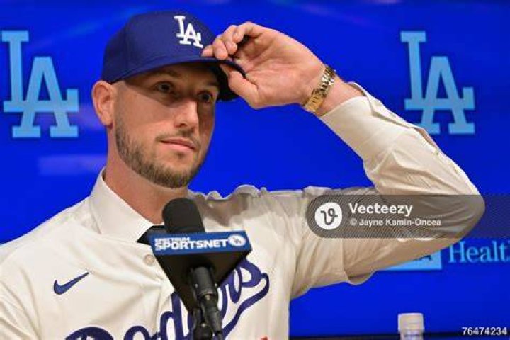 Himself - Los Angeles Dodgers Right Fielder / Himself - Los Angeles Dodgers Center Fielder / Himself - Los Angeles Dodgers Left Fielder / Himself - Los Angeles Dodgers Pinch Hitter / Hismelf - :Los Angeles Dodgers Right Fielder