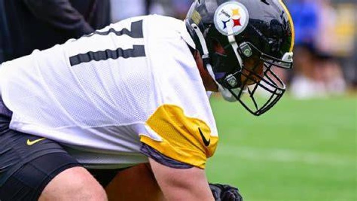 Himself - Pittsburgh Steelers Left Guard / Himself - Pittsburgh Steelers Right Guard