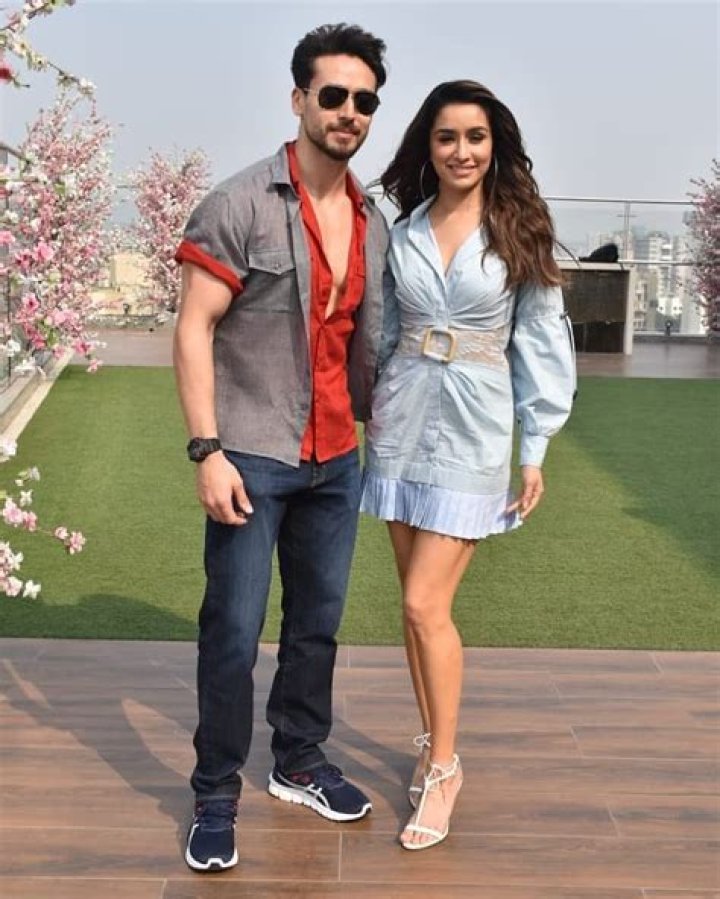How Tall is Shraddha Kapoor?