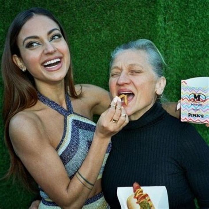 Inanna Sarkis with her mother Inanna Sarkis with her mother