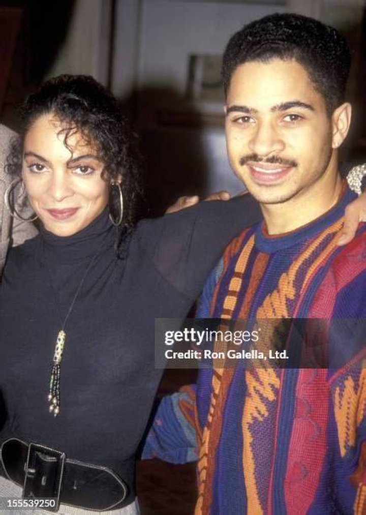 Jasmine Guy, Darryl M. Bell, Charnele Brown, Kadeem Hardison, Dawnn Lewis, Lou Myers, Cree Summer, Glynn Turman