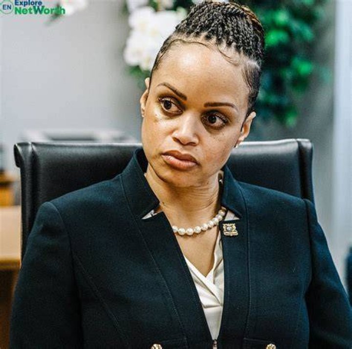 Khalida Outlaw Net Worth