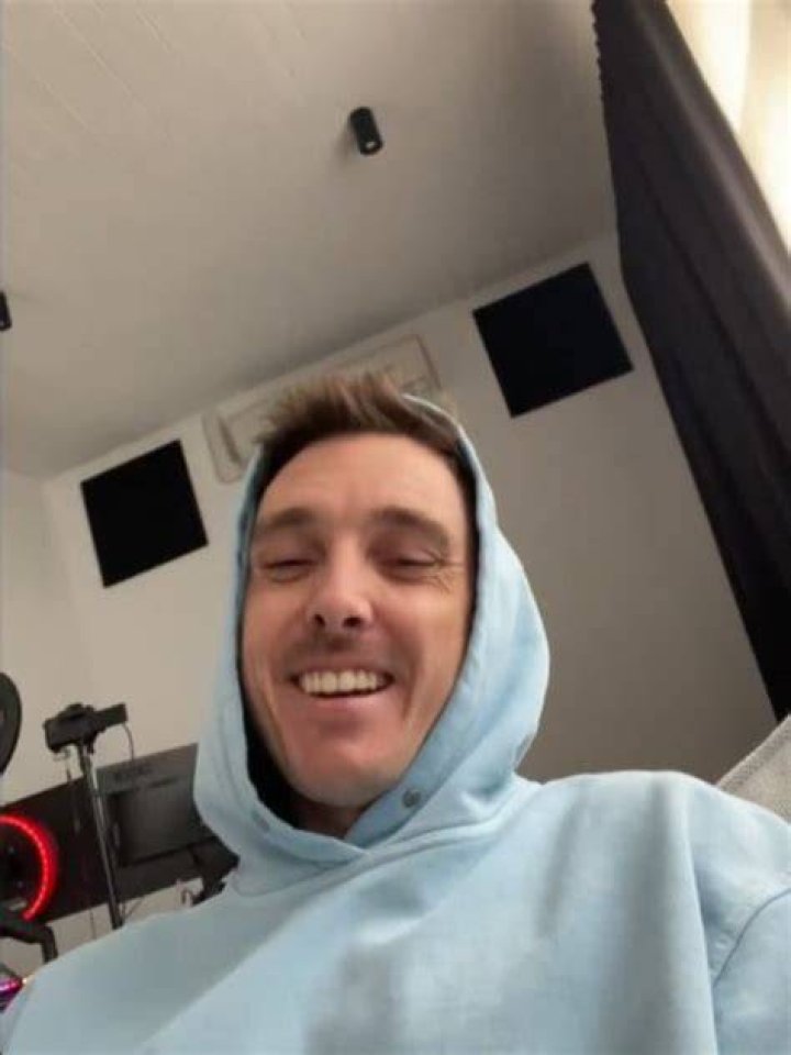 Lannan Eacott with his sibling Lannan Eacott with his sibling