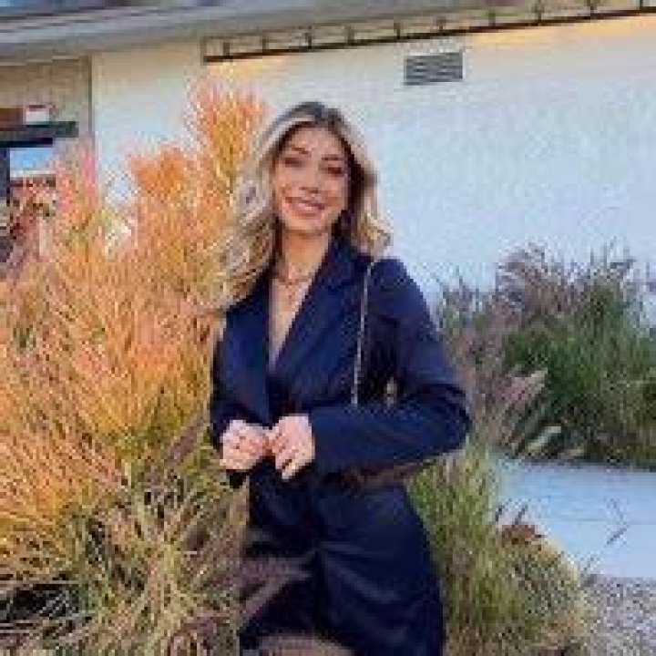 Linoria Aghakhani Net Worth