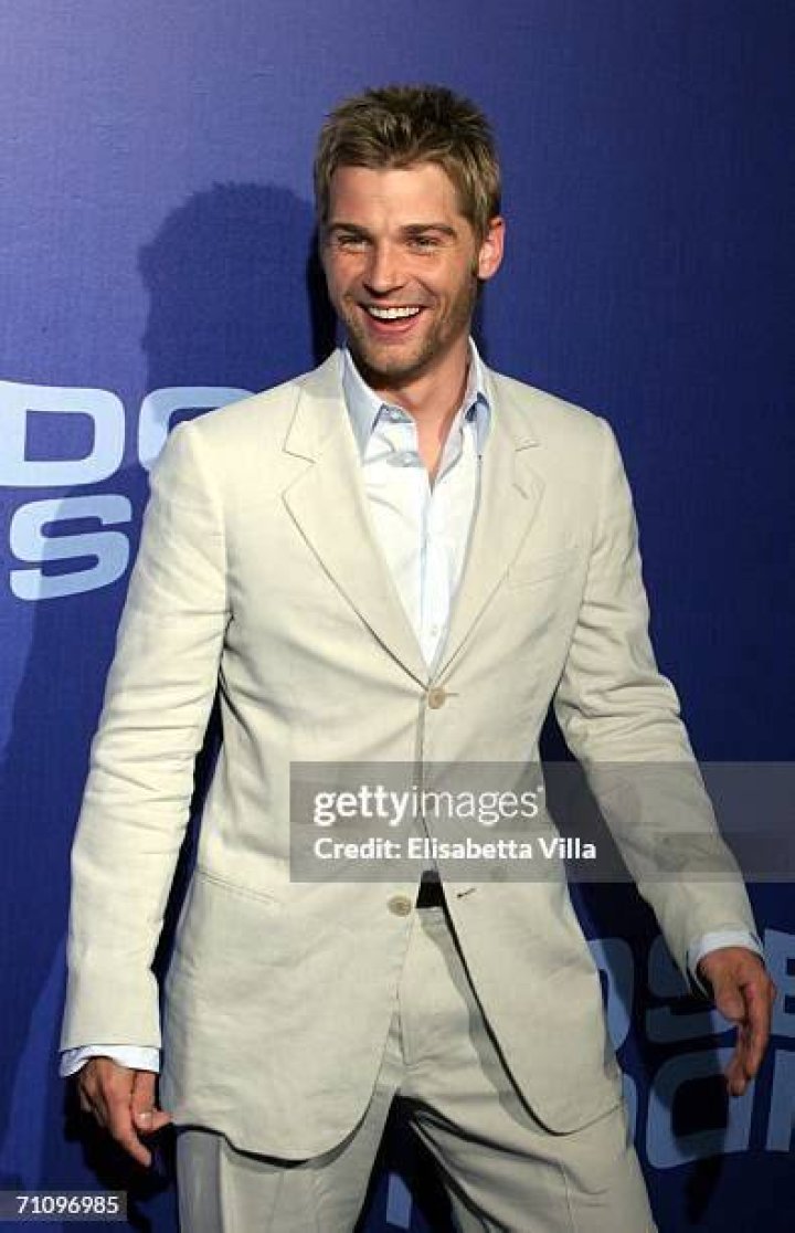 Mike Adriano Net Worth