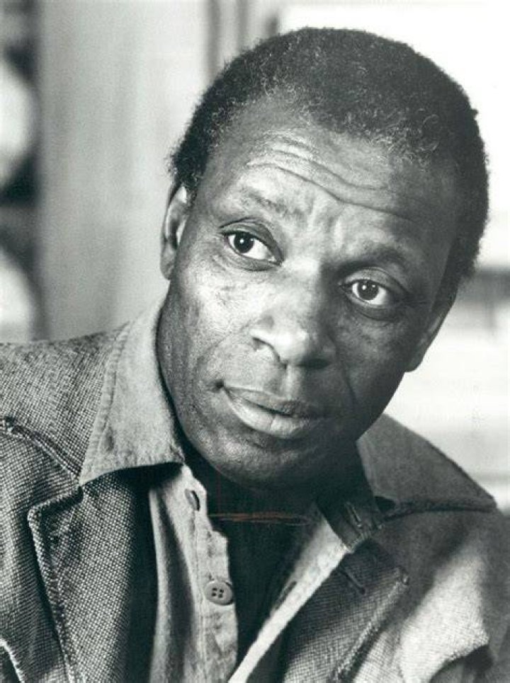 Moses Gunn Net Worth