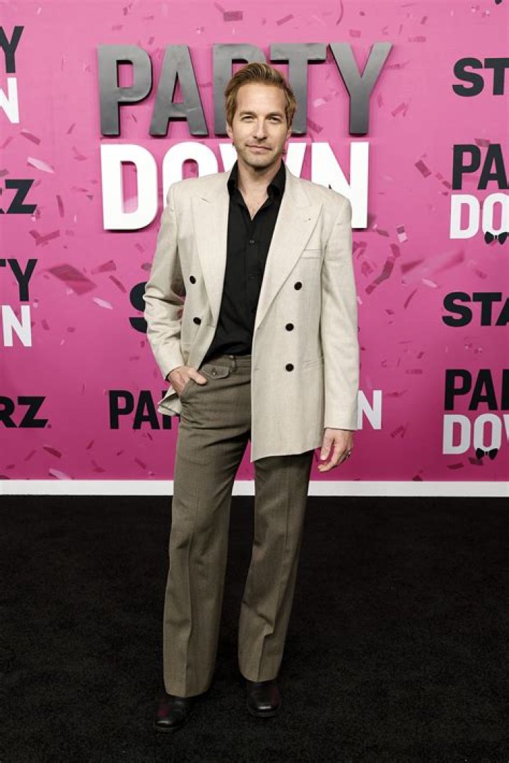 Ryan Hansen Net Worth