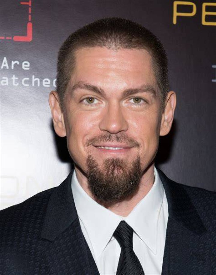 Steve Howey Famous Actor and Model Steve Howey Famous Actor and Model