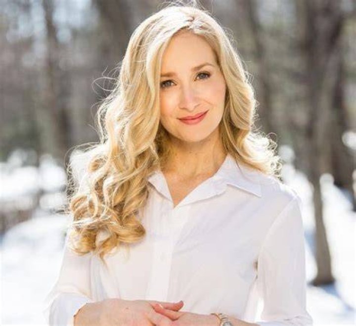 Whitney Bowe Net Worth